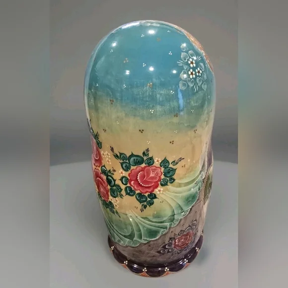 Incredible 10 Pc Wooden Russian Matryoshka Stacking Doll Set-Hand Painted (1999) - Picture 3 of 6